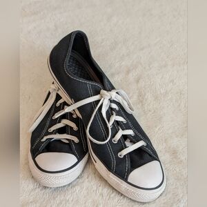 Like New: Converse Chuck Taylor All Star Sneakers Women’s 10